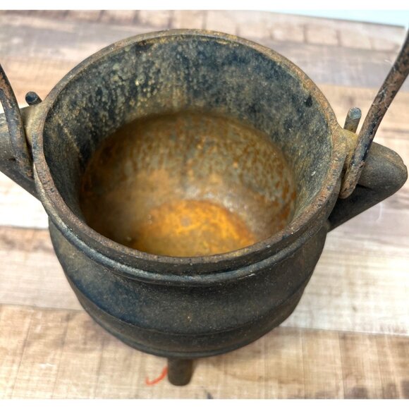 Antique Cast Iron Cauldron Pot With Handle Nice heavy Piece - Picture 5 of 8